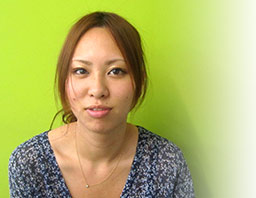 川上　小都美